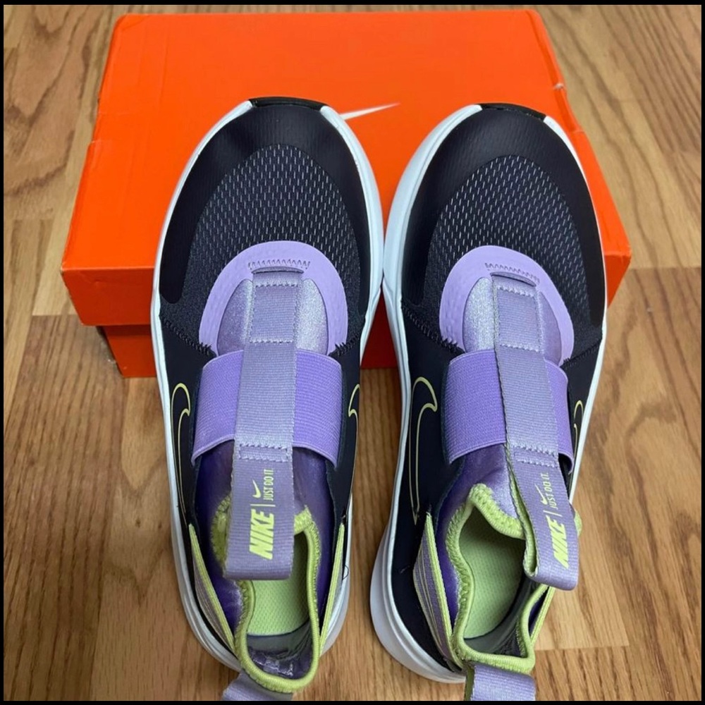 Nike Flex Plus GS size 4 1/2Y